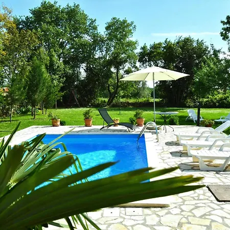 Mit Privatpool Fuer 6 Personen Ca, 165 M Sup2 In Kosinozici, Istrien Und Umgebung Holiday home Porec