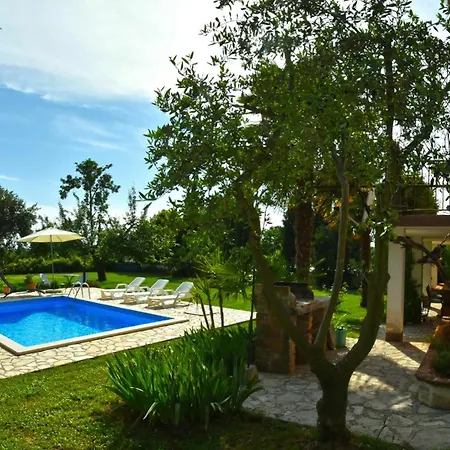 Mit Privatpool Fuer 6 Personen Ca, 165 M Sup2 In Kosinozici, Istrien Und Umgebung