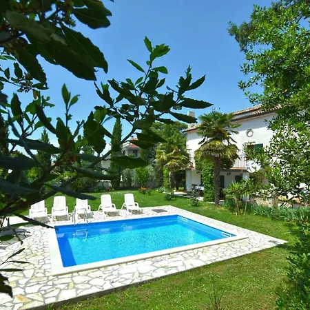 Mit Privatpool Fuer 6 Personen Ca, 165 M Sup2 In Kosinozici, Istrien Und Umgebung * Porec